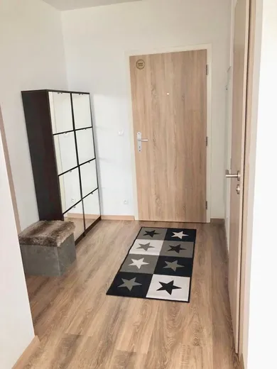 Na prenájom 3-izbový byt, 107 m², Bratislava-Devínska Nová Ves