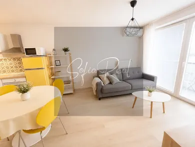 Byty na prenájom 2-izbový, Bratislava-Petržalka · €830