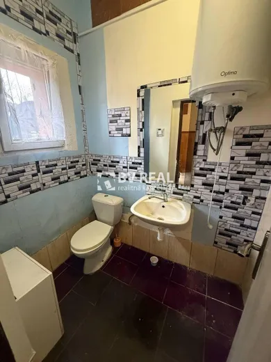 Na prenájom 1-izbový dom, 38 m², Handlová, Ligestká