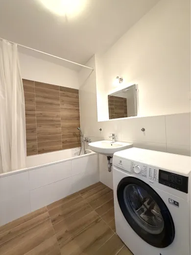 Na prenájom 2-izbový byt, 53 m², Trnava, Východná