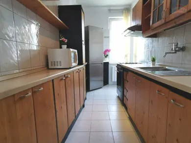 Na prenájom 3-izbový byt, 78 m², Bratislava-Nové Mesto, Riazanská