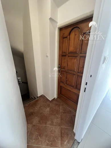 Na prenájom komerčné, 38 m², Komárno, Eotvosa