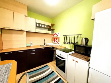 Na predaj 1-izbový byt, 30 m², Banská Bystrica, Sládkovičova