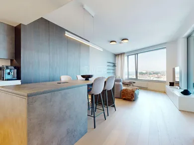 Na prenájom 3-izbový byt, 89 m², Bratislava-Staré Mesto, Továrenská