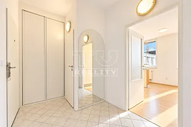 Na predaj 4-izbový byt, 139 m², Bratislava-Vrakuňa