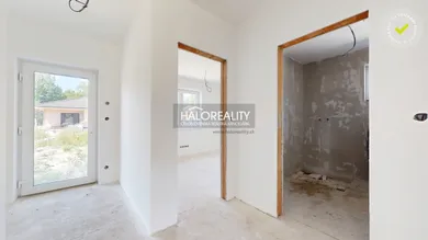 Na predaj dom, 82 m², Bellova Ves