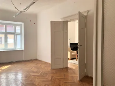 Na prenájom 4-izbový byt, 120 m², Trnava, Štefánikova