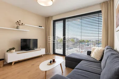 Na prenájom 2-izbový byt, 46 m², Bratislava-Záhorská Bystrica
