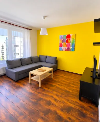 Na prenájom 2-izbový byt, 66 m², Bratislava-Ružinov, Mraziarenská