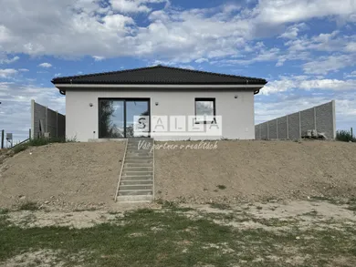 Na predaj dom, 90 m², Galanta, Pri jazere