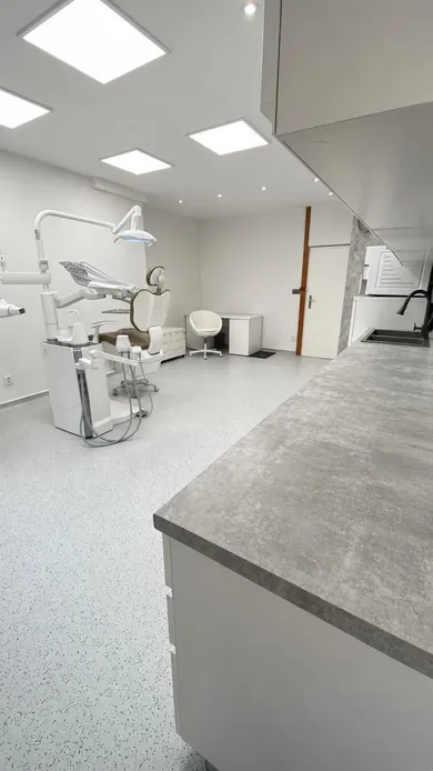Na prenájom komerčné, 32 m², Bratislava-Staré Mesto