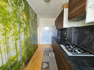 Na predaj 3-izbový byt, 70 m², Bratislava-Petržalka