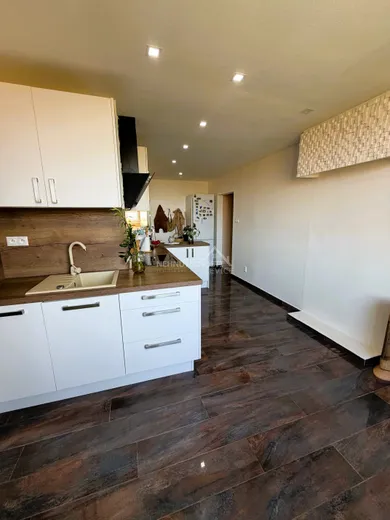 Na predaj 3-izbový byt, 72 m², Želiezovce, Mierová