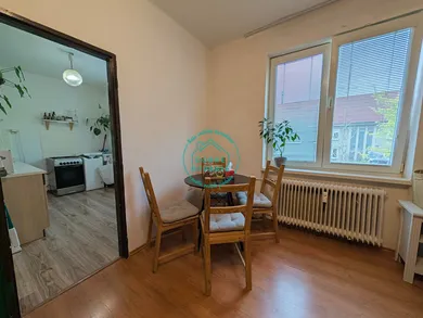 Na prenájom 2-izbový byt, 62 m², Nové Zámky