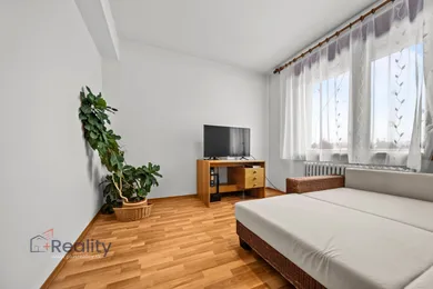 Na predaj 4-izbový dom, 102 m², Bac