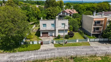 Domy na sprzedaż, 7-pokojowe, Trnava · €229 000