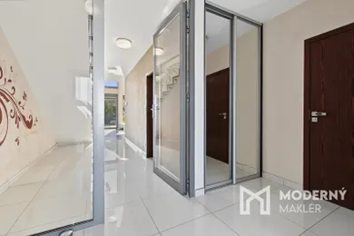 Na predaj dom, 228 m², Bernolákovo, Lipová