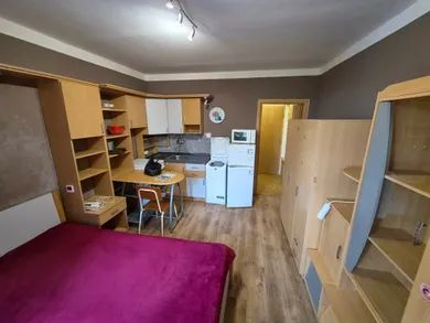 Byty na predaj 1-izbový, Nové Zámky · €77 000