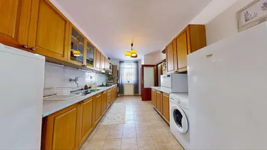 Na prenájom 4-izbový dom, 155 m², Bratislava-Ružinov, Stachanovská