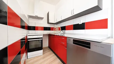 Na predaj 2-izbový byt, 53 m², Nemšová, Osloboditeľov