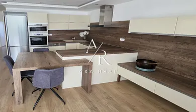 Na predaj 4-izbový byt, 98 m², Bratislava-Dúbravka, Pri Hrubej lúke