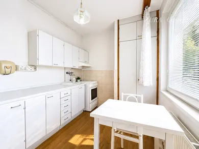 Na prenájom 1-izbový byt, 37 m², Považská Bystrica, Stred