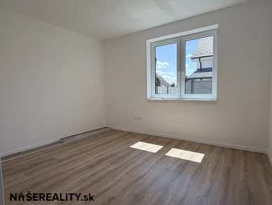 Na prenájom 6-izbový dom, 77 m², Kalinkovo, Hlavná
