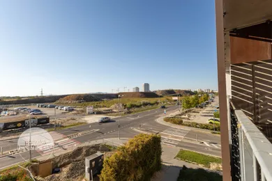 Na predaj 1-izbový byt, 41 m², Bratislava-Petržalka, Žltá