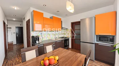 Na predaj 3-izbový byt, 68 m², Pezinok, Svätoplukova