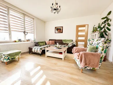 Domy na sprzedaż, 7-pokojowe, Brezno · €360 000
