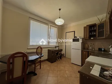 Na predaj 2-izbový byt, 62 m², Levice, Ku Bratke
