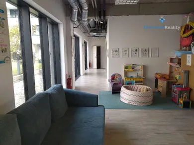 Коммерческие помещения в аренду, Trnava · €1 300