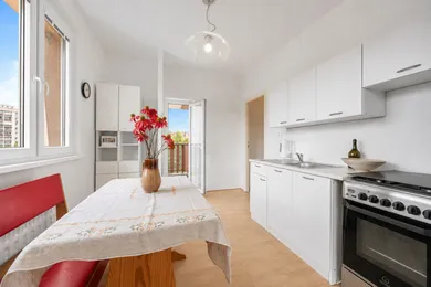Na prenájom 3-izbový byt, 69 m², Bratislava-Lamač, Bakošova