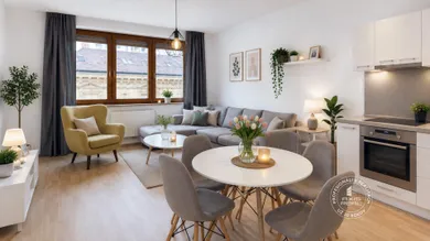 Na predaj 2-izbový byt, 60 m², Bratislava-Staré Mesto, Laurinská