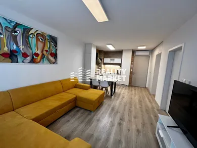 Byty na prenájom 2-izbový, Banská Bystrica · €820