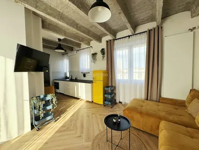 Byty na prenájom 3-izbový, Bratislava-Staré Mesto · €1 000