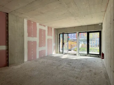Na predaj komerčné, 56 m², Bratislava-Petržalka, Topoľčianska