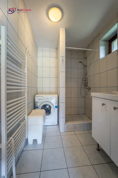 Na predaj dom, 700 m², Ivachnová