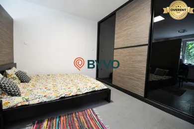 Na predaj 3-izbový byt, 65 m², Bratislava-Staré Mesto, Karadžičova
