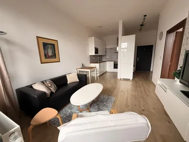 Na prenájom 2-izbový byt, 53 m², Žilina, Komenského