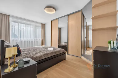 Na prenájom 3-izbový byt, 78 m², Bratislava-Dúbravka, Švantnerova