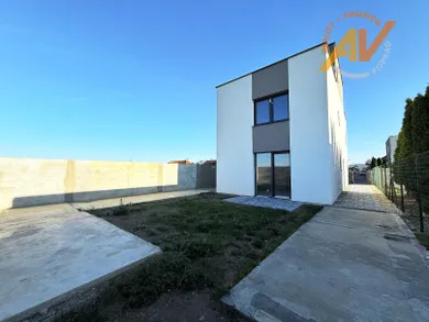 Na predaj 3-izbový byt, 90 m², Poprad, Grébova