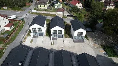 Domy na sprzedaż, 3-pokojowe, Štôla · €312 000