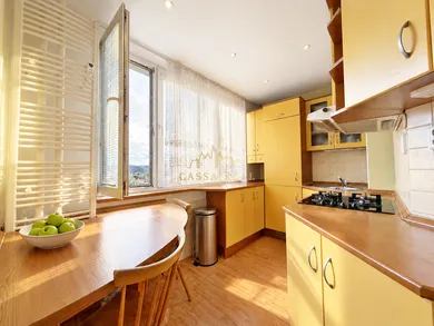 Mieszkania na sprzedaż, 4-pokojowe, Košice-Juh · €225 000
