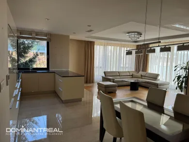 Na prenájom 3-izbový byt, 110 m², Bratislava-Staré Mesto, -