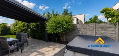 Na predaj 4-izbový byt, 244 m², Rovinka, Žitná ulica