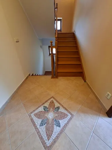 Na predaj 4-izbový dom, 390 m², Nový Život
