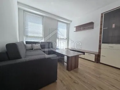 Na prenájom 2-izbový byt, 54 m², Považská Bystrica, Centrum