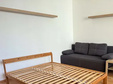 Na prenájom 1-izbový byt, 41 m², Bratislava-Ružinov, Tomášikova