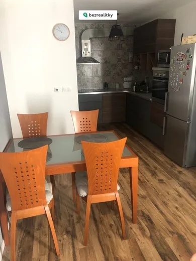 Na prenájom 2-izbový byt, 52 m², Dunajská Lužná